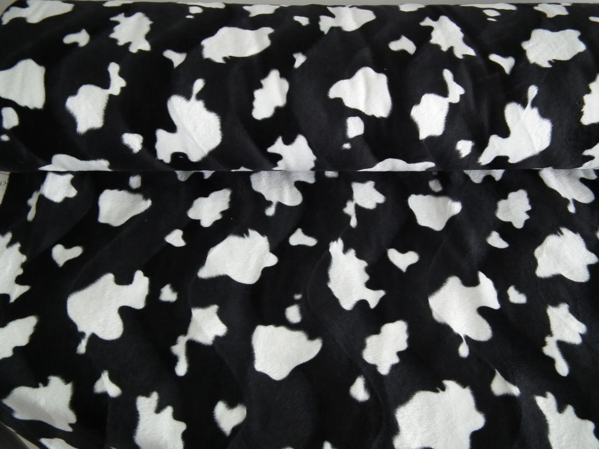 ANIMAL PRINT VELBOA FAUX FUR VELOUR FABRIC CRAFT MATERIAL 60" WIDE M220