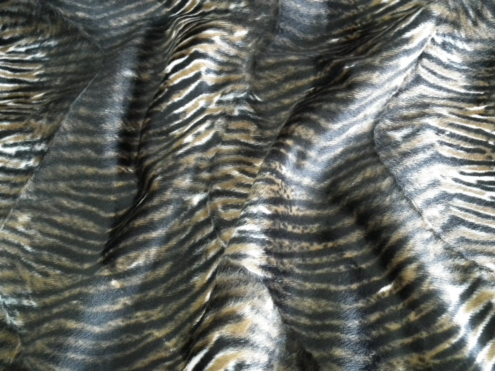 ANIMAL PRINT VELBOA FAUX FUR VELOUR FABRIC CRAFT MATERIAL 60" WIDE M220