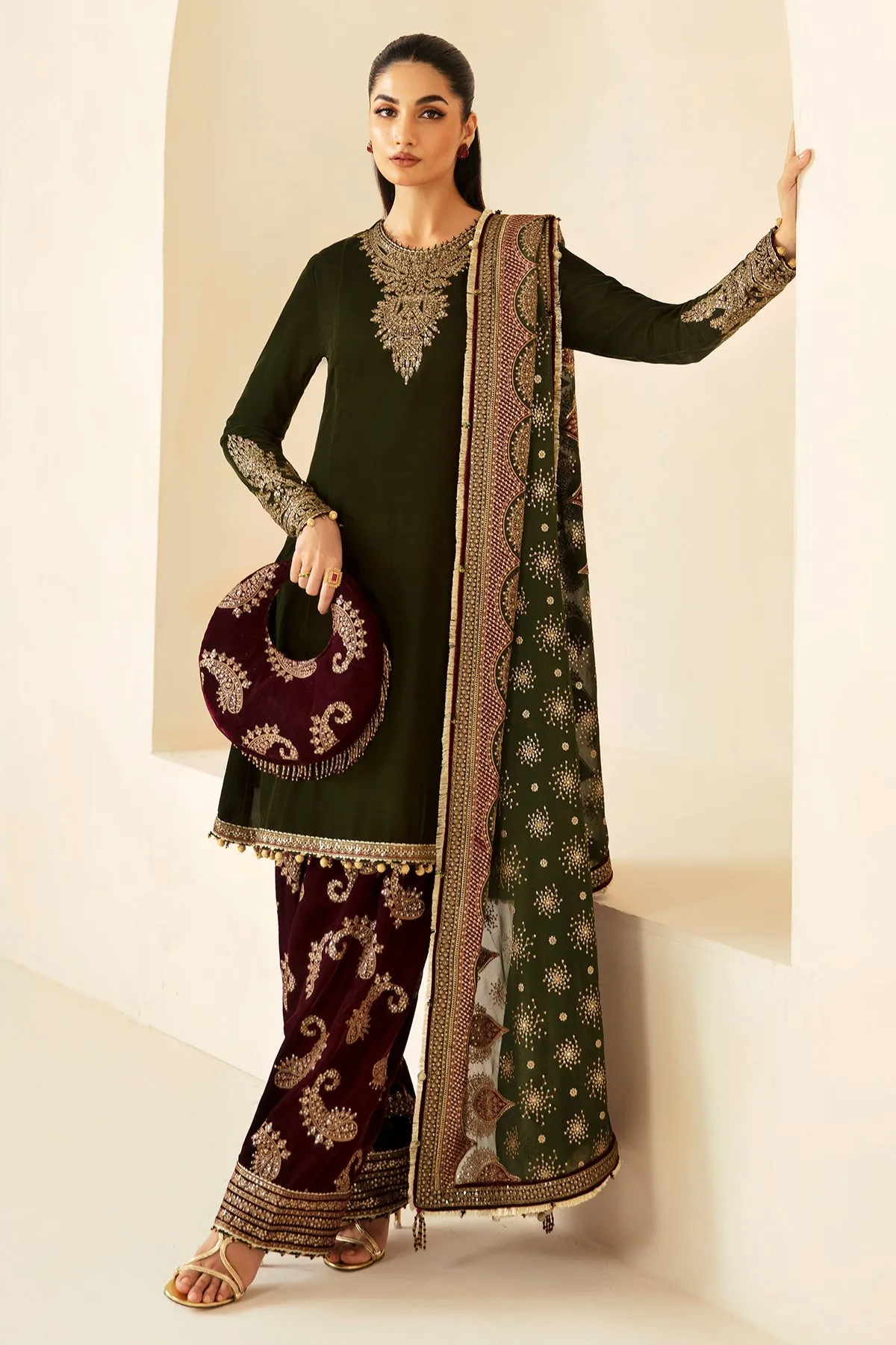 Jazmin The Velvet Edit Embroidered Formals – VF-2029