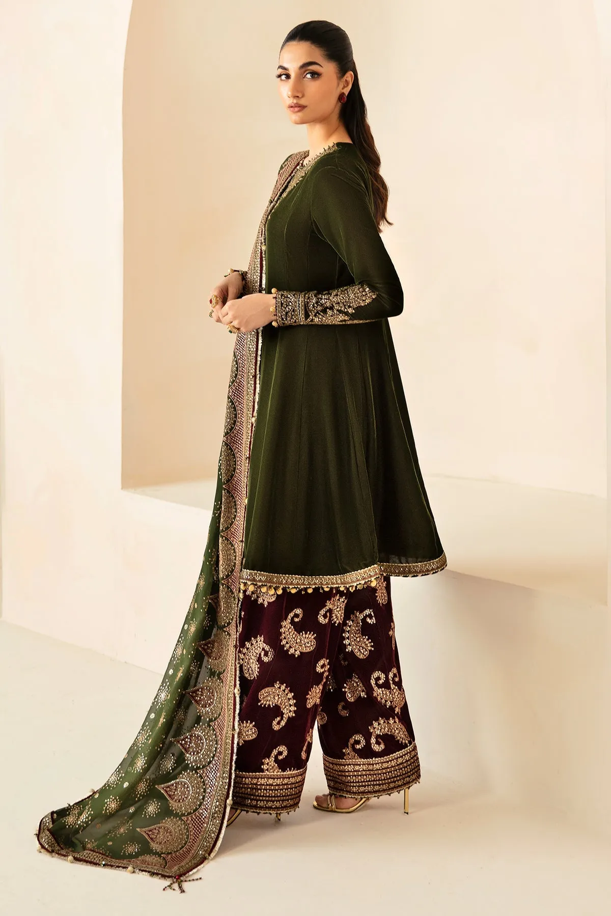 Jazmin The Velvet Edit Embroidered Formals – VF-2029