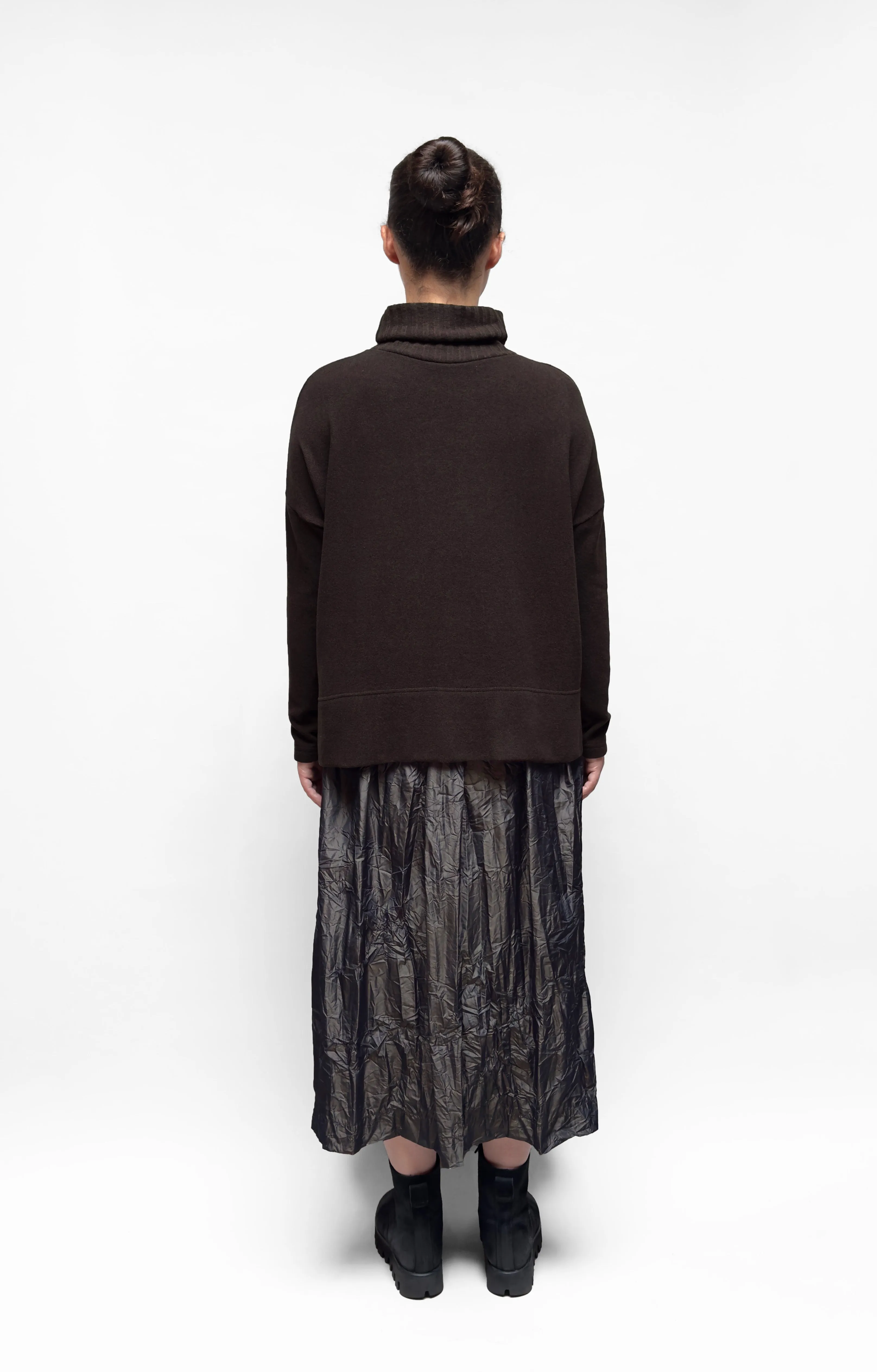 MAMA B - Cozy Hi Low Turtleneck Sweater in Umber